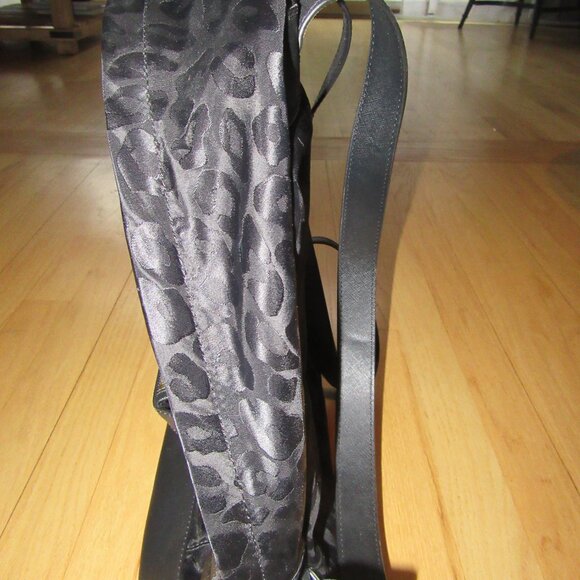 MICHAEL KORS BLACK LEOPARD BOOKBAG/BACKPACK/POCKETS/GOLD HARDWARE DETAIL! - Picture 5 of 9